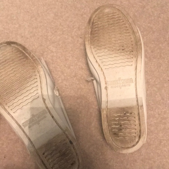 Minnetonka White leather moccasin US WOMENS 4 - Picture 3 of 5